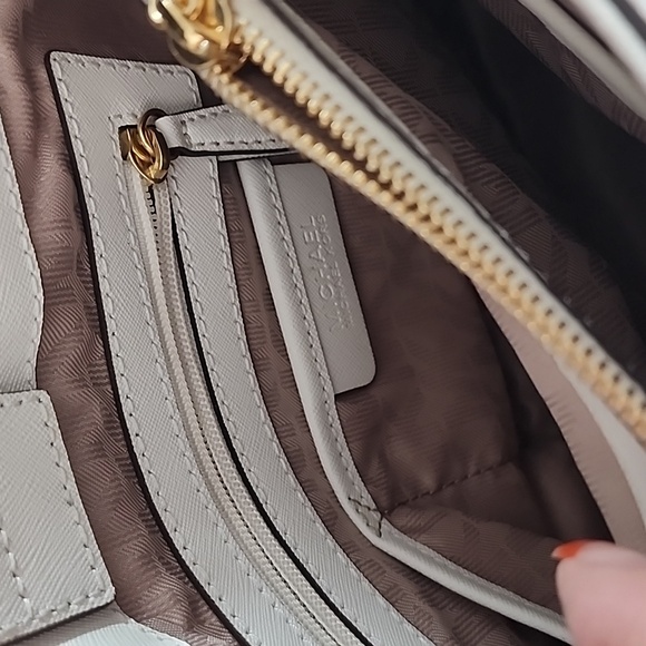 MICHAEL Michael Kors - Picture 3 of 6